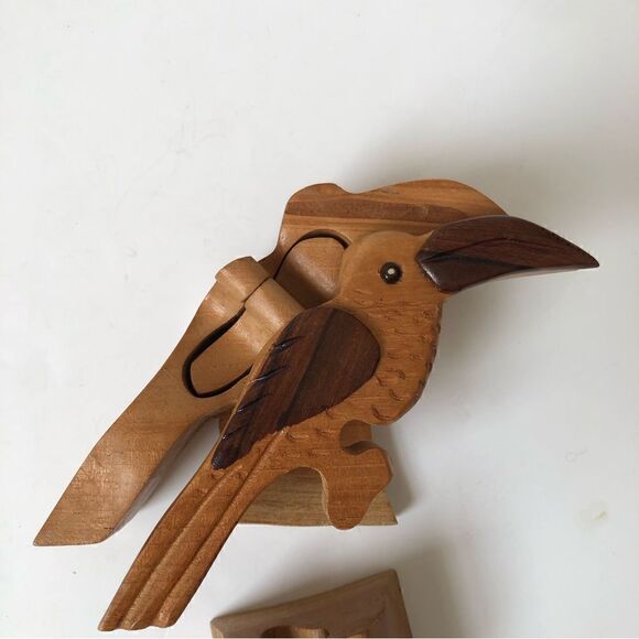 Tucan bird carved wooden puzzle trinket box - Picture 8 of 9